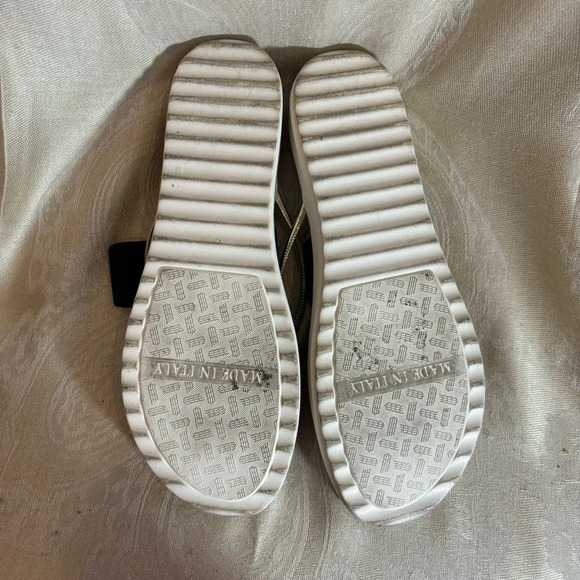 ITALIAN SHOEMAKERS Sz 9 Gold Navy Elastic Front Toe Post Slip On Comfort Sandals - Picture 6 of 6